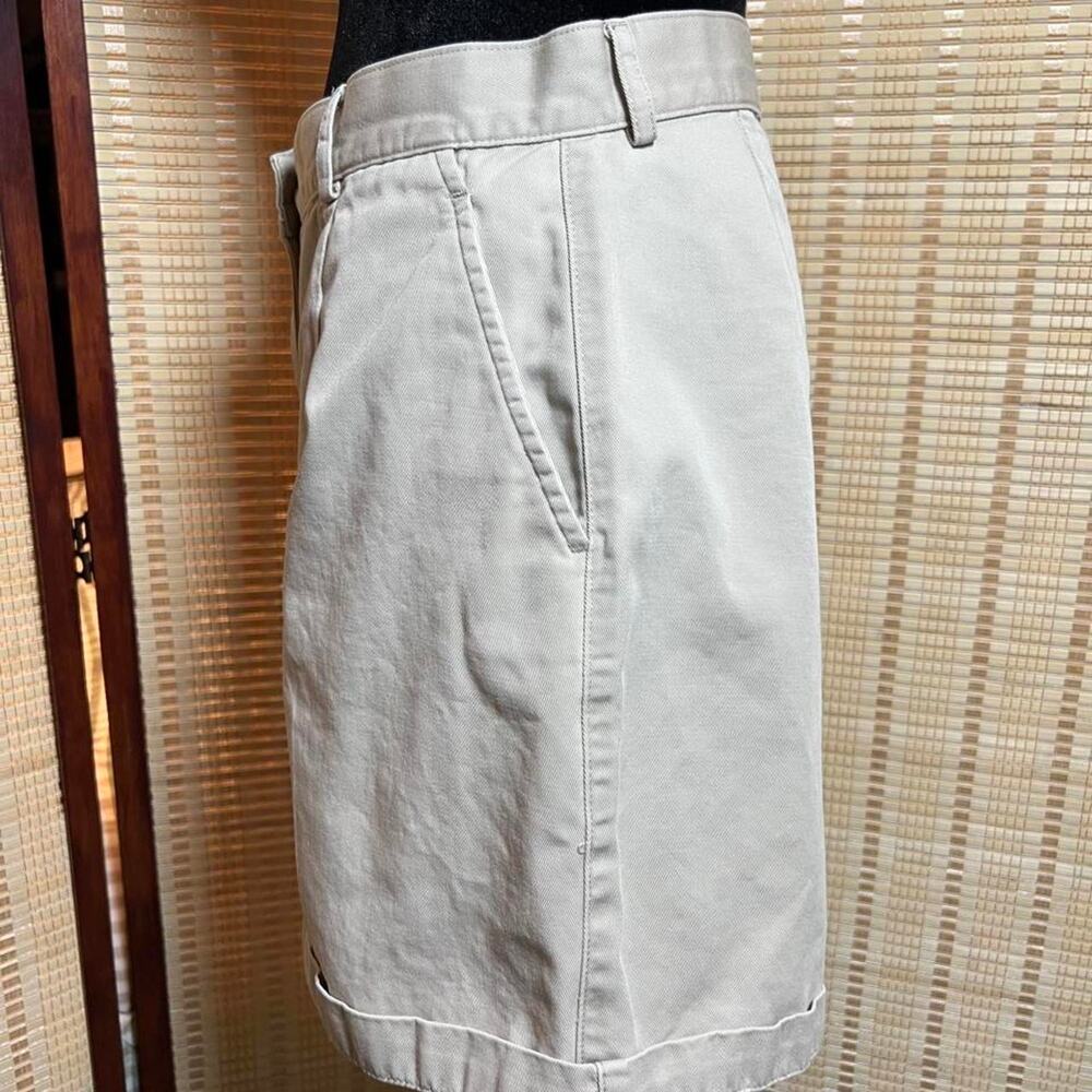 Vintage L.L. Bean High Waisted Pleated Cuffed Bermuda Shorts 10 - Picture 5 of 8